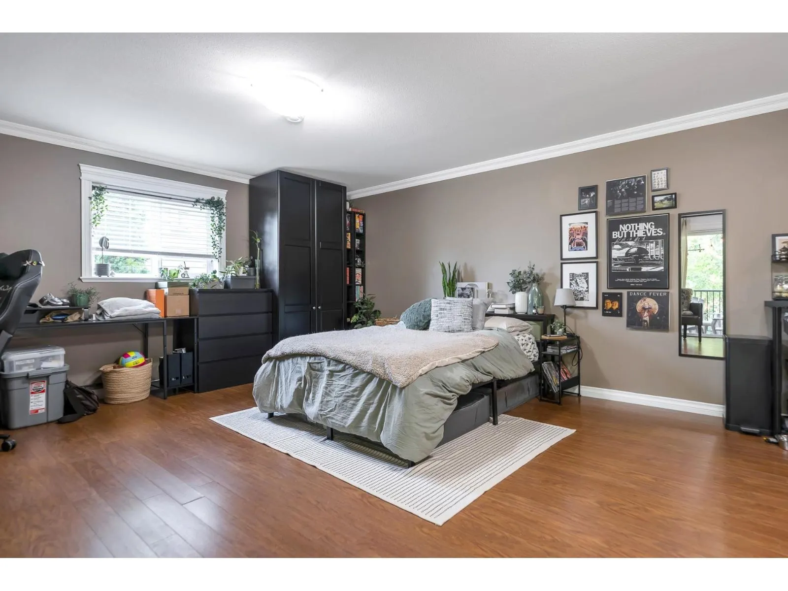 17 33925 ARAKI COURT
