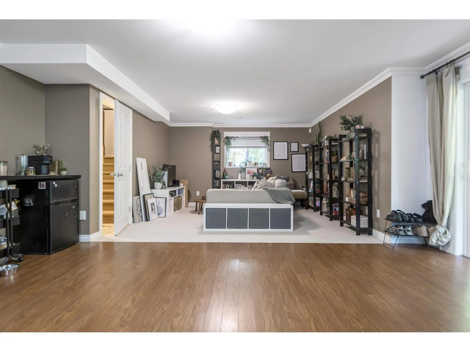 17 33925 ARAKI COURT