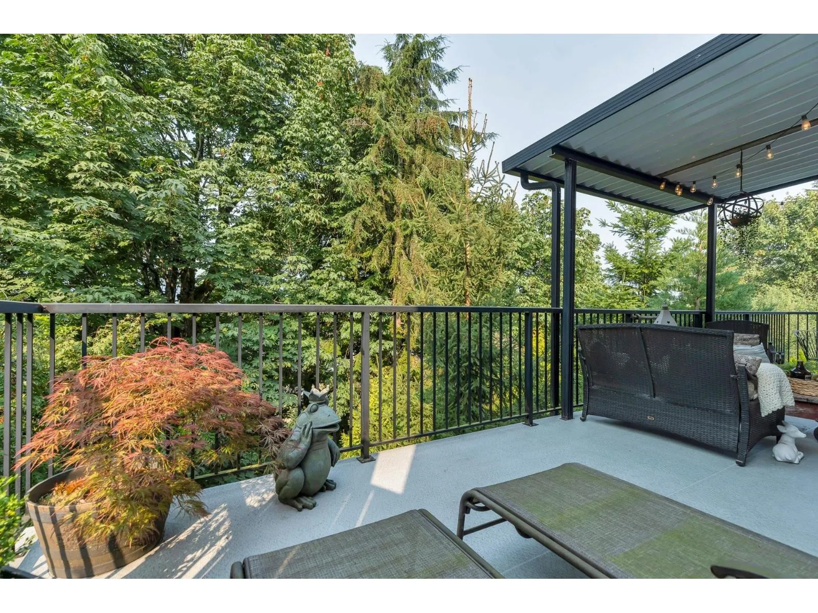 17 33925 ARAKI COURT