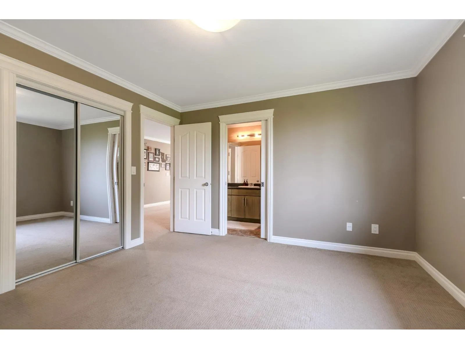 17 33925 ARAKI COURT