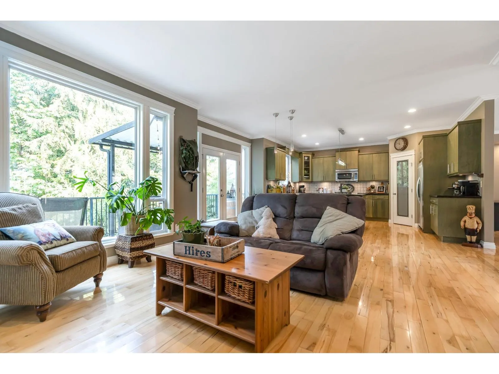17 33925 ARAKI COURT