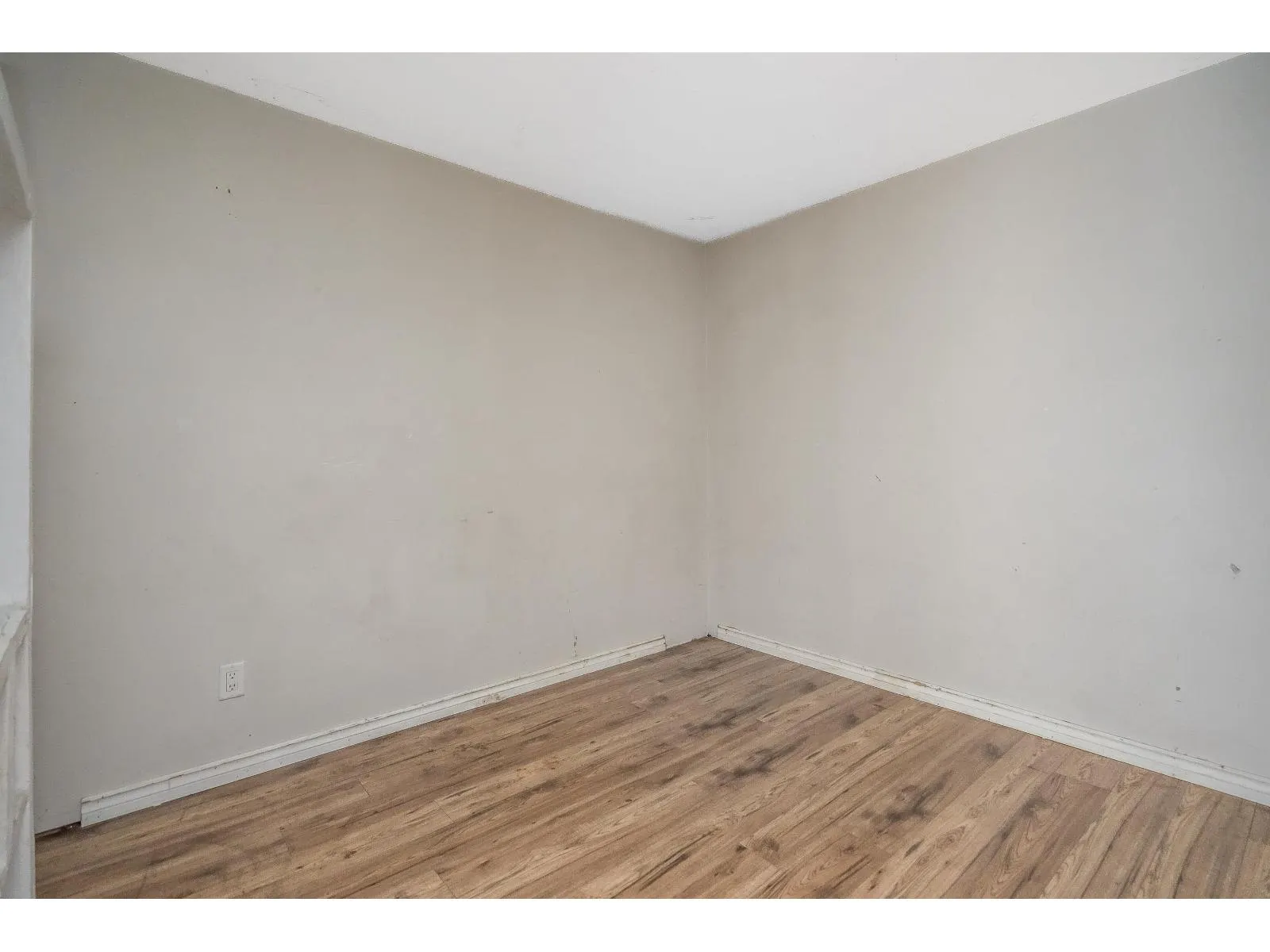 36 13864 HYLAND ROAD