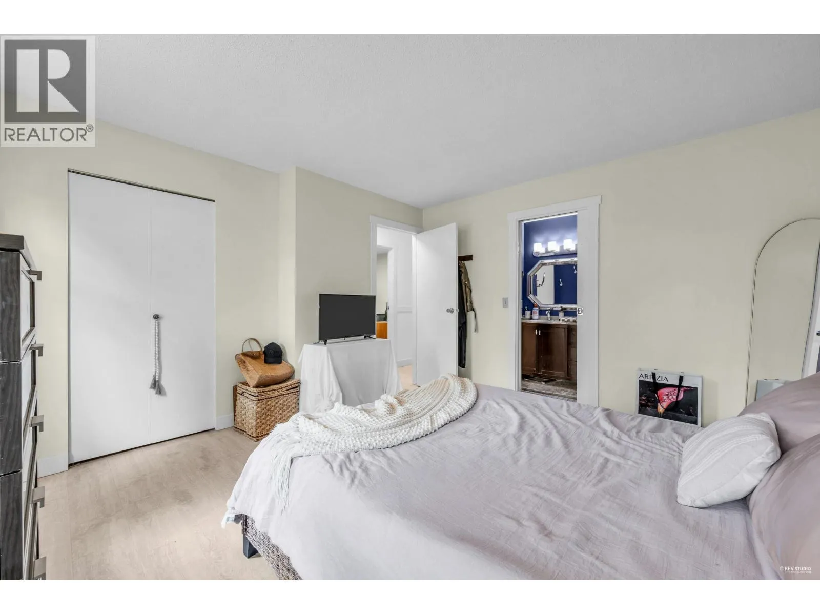 22641 KENDRICK LOOP