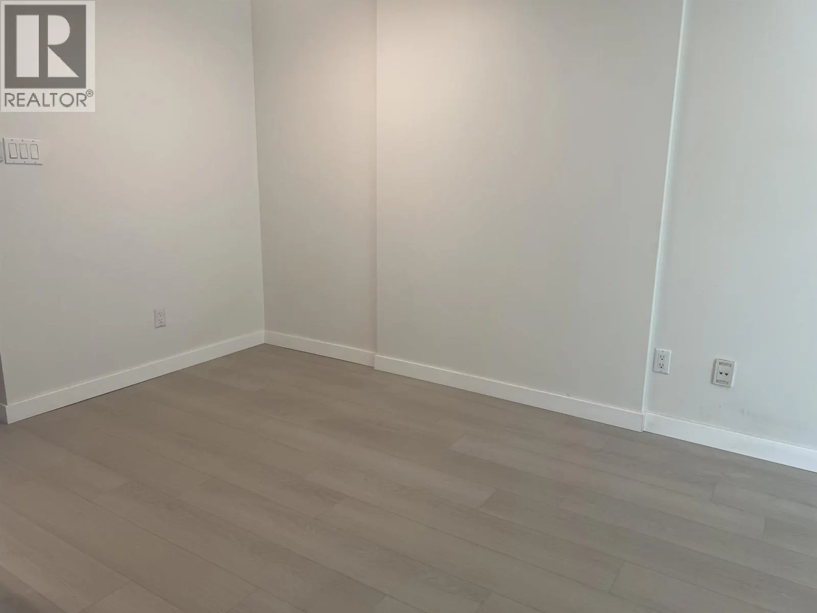 1607 555 JERVIS STREET