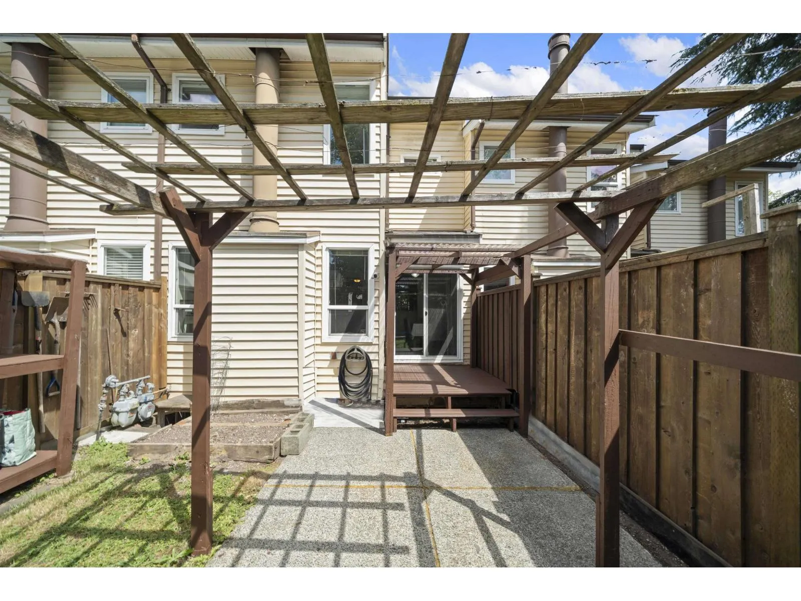 65 9366 128 STREET
