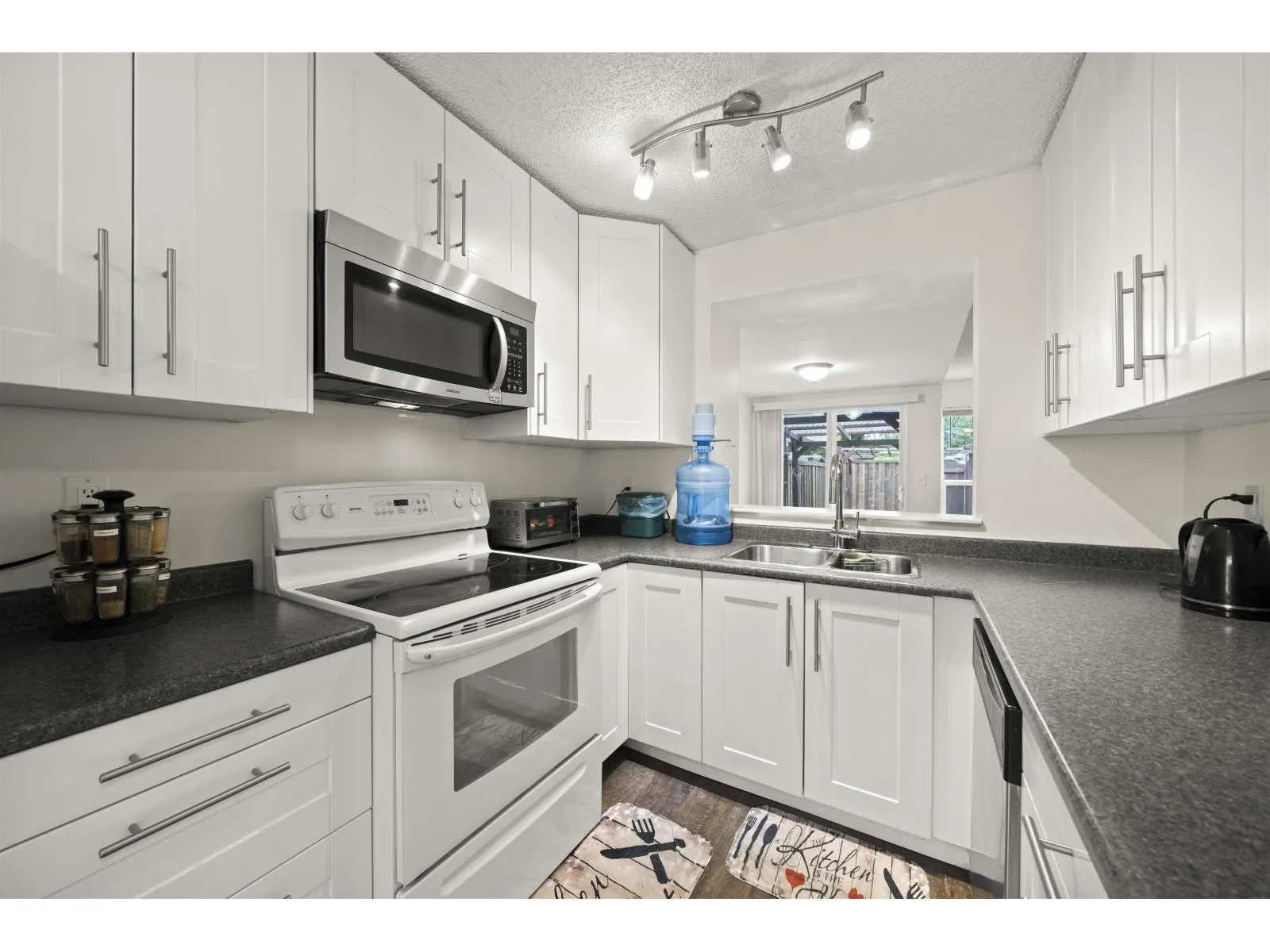 65 9366 128 STREET