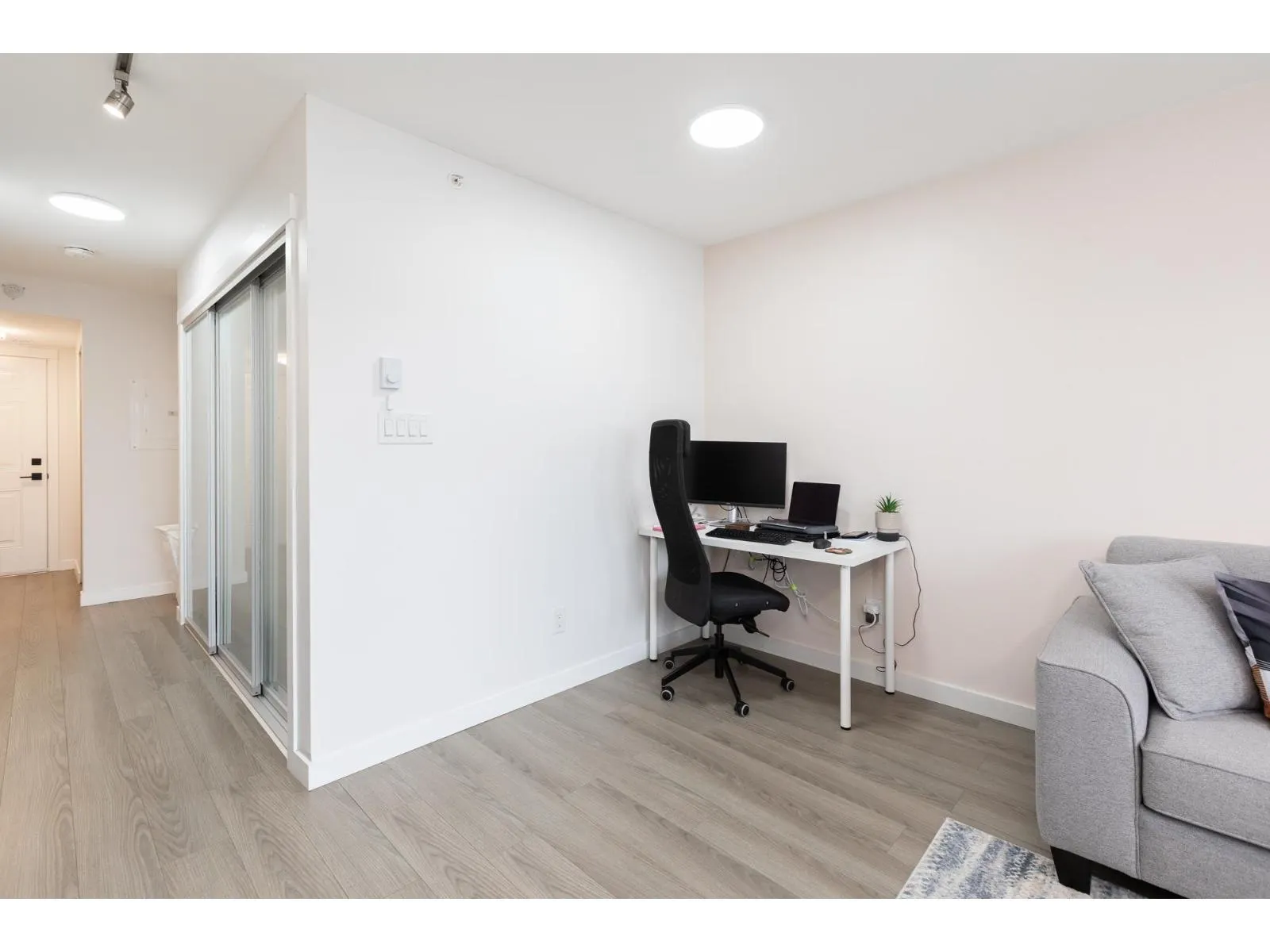 408 10688 140 STREET