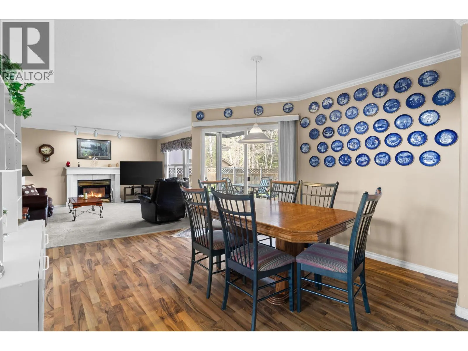 939 RIVERSIDE DRIVE