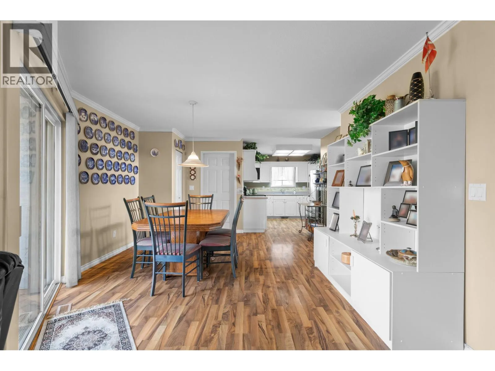 939 RIVERSIDE DRIVE