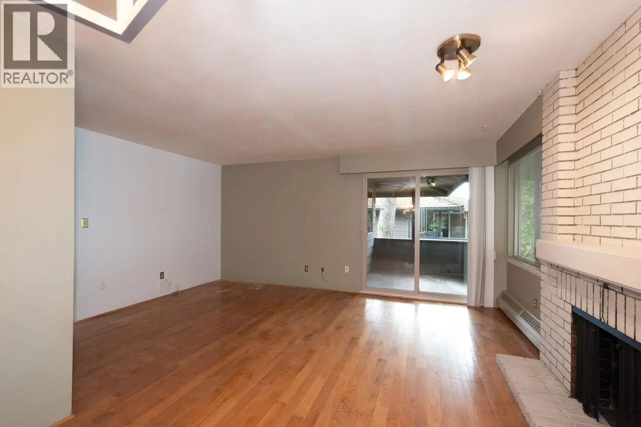 704 235 KEITH ROAD