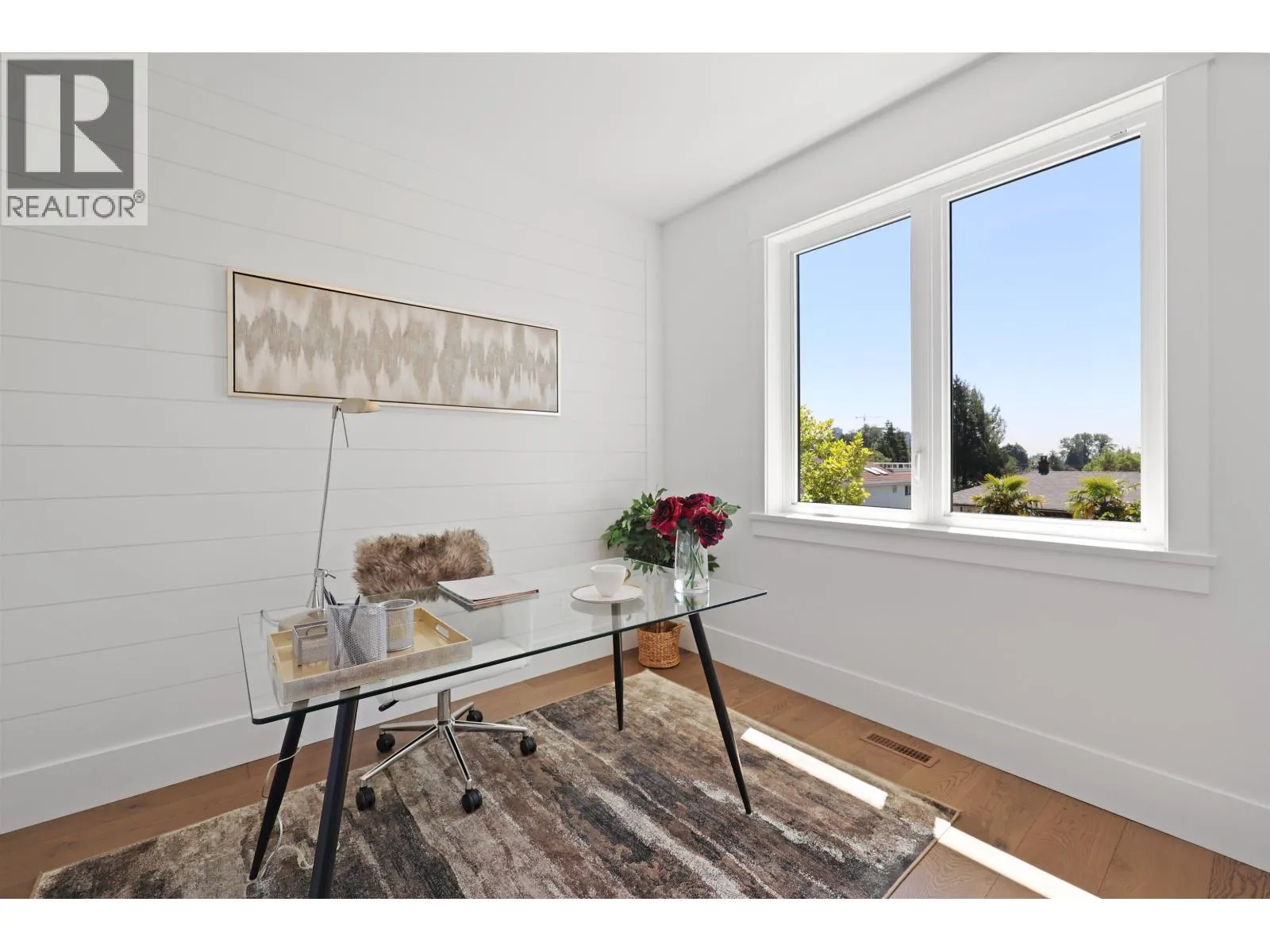 338 W 24TH STREET