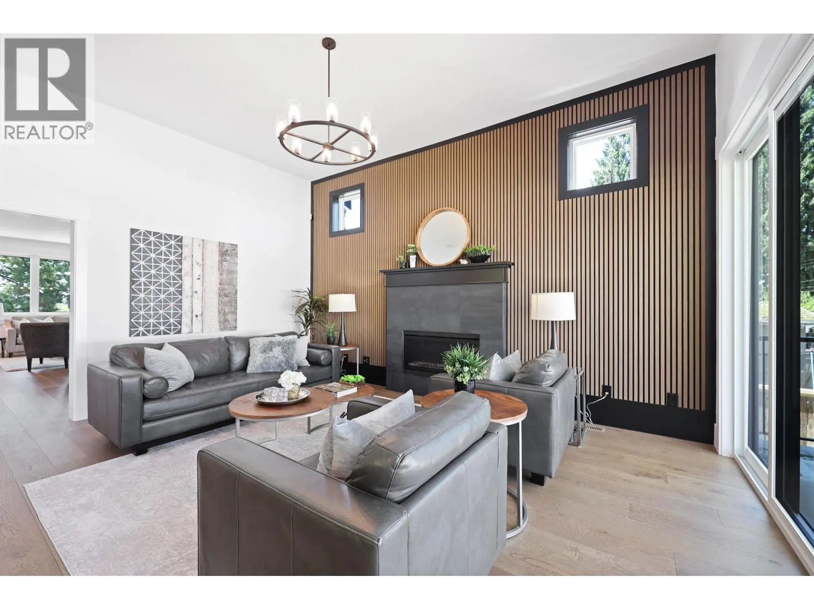 338 W 24TH STREET