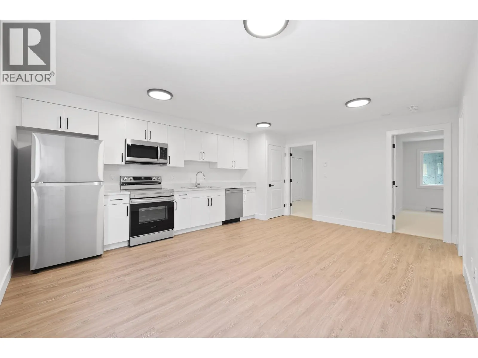 338 W 24TH STREET