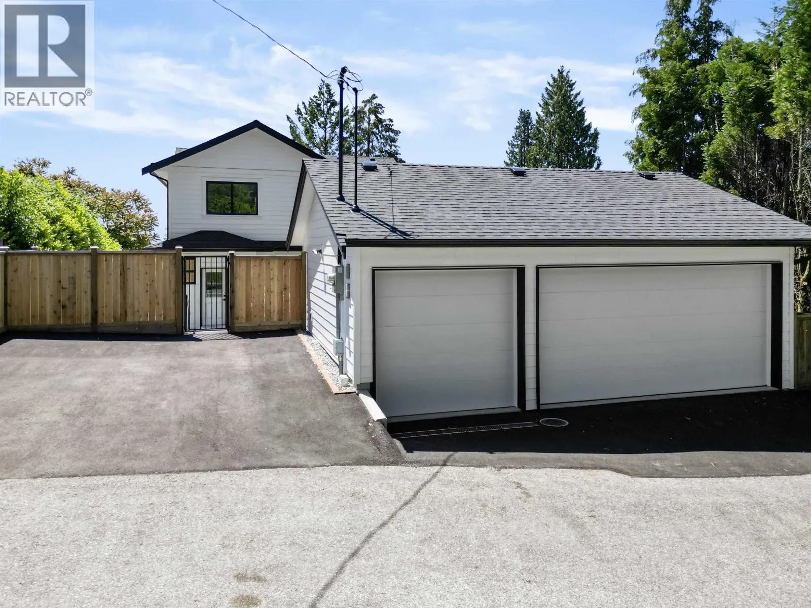 338 W 24TH STREET