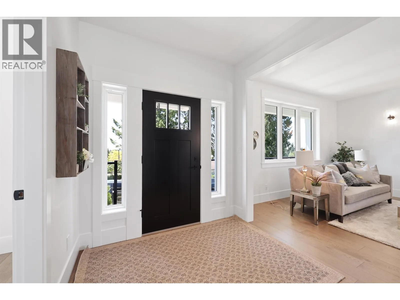 338 W 24TH STREET