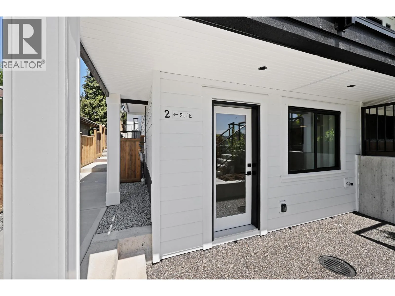 338 W 24TH STREET