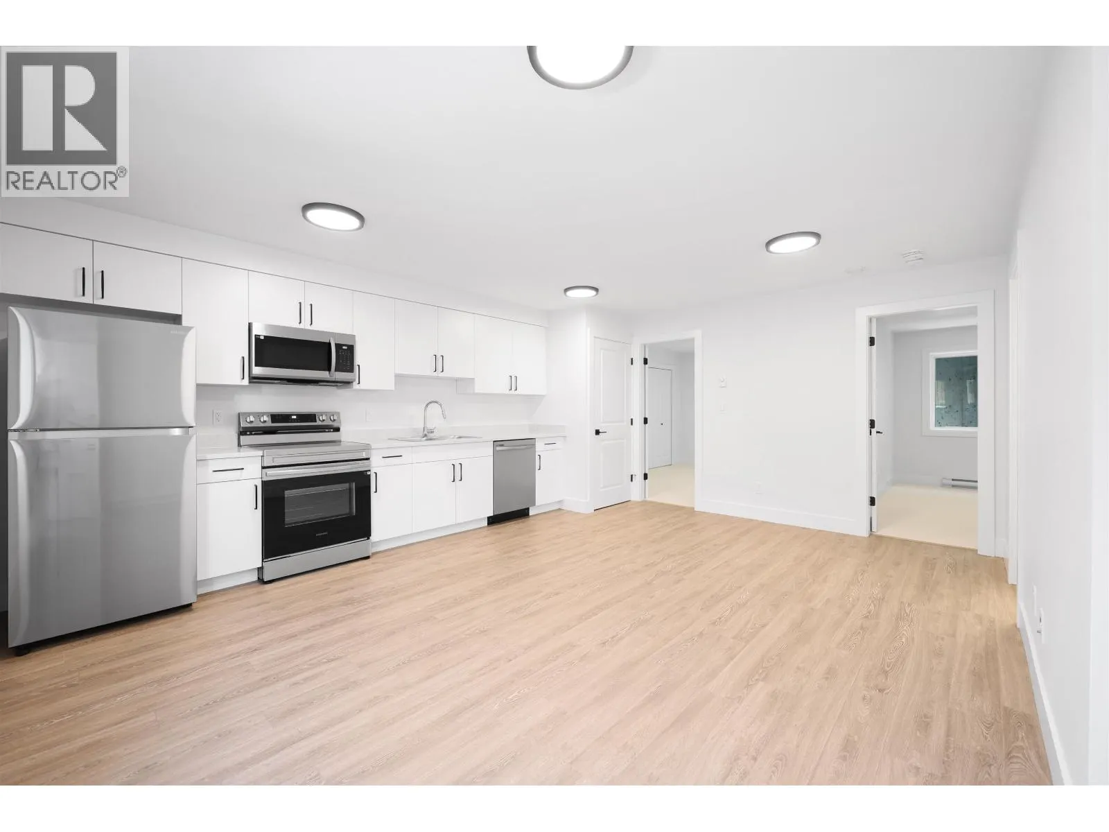 338 W 24TH STREET