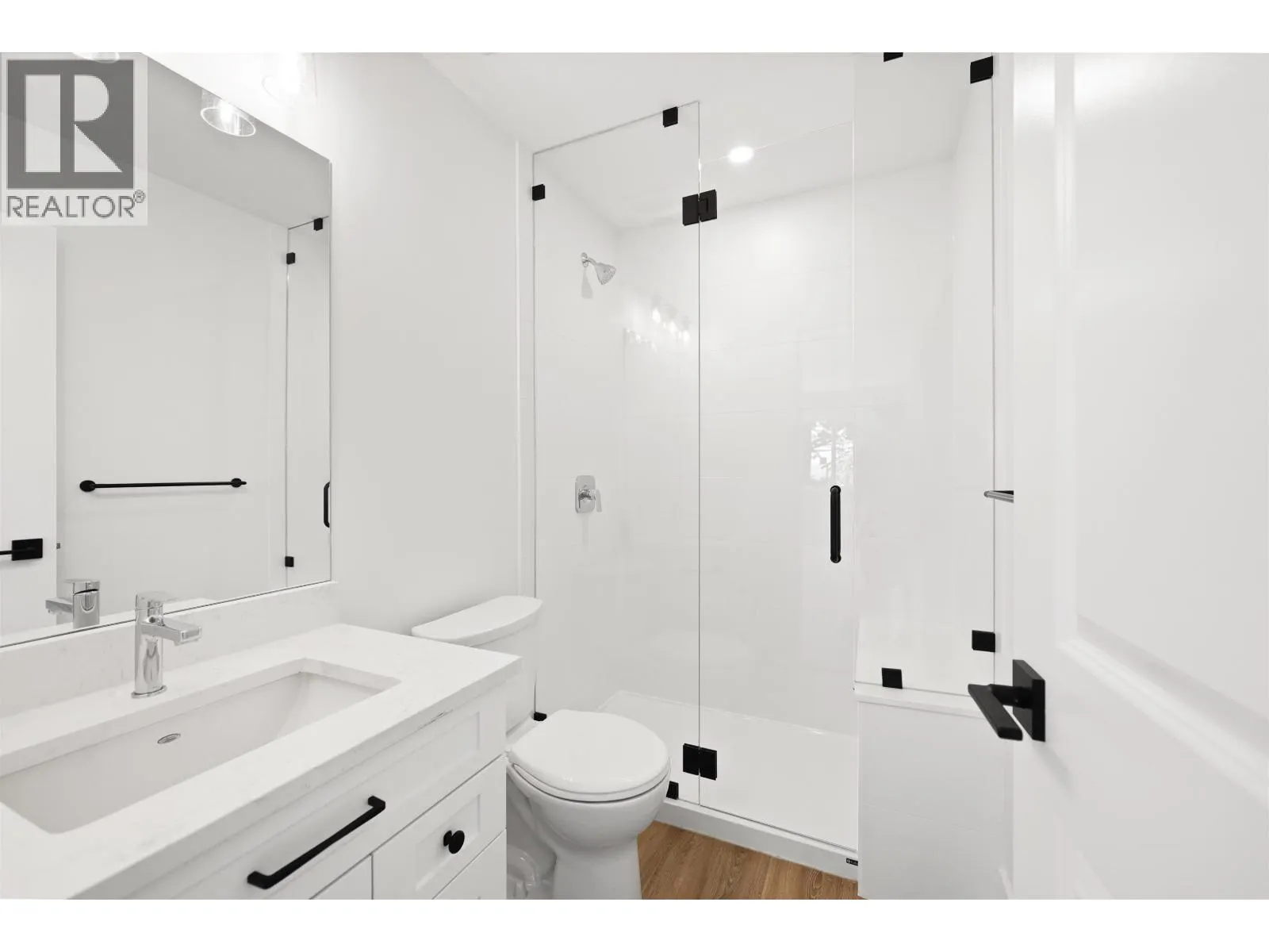338 W 24TH STREET