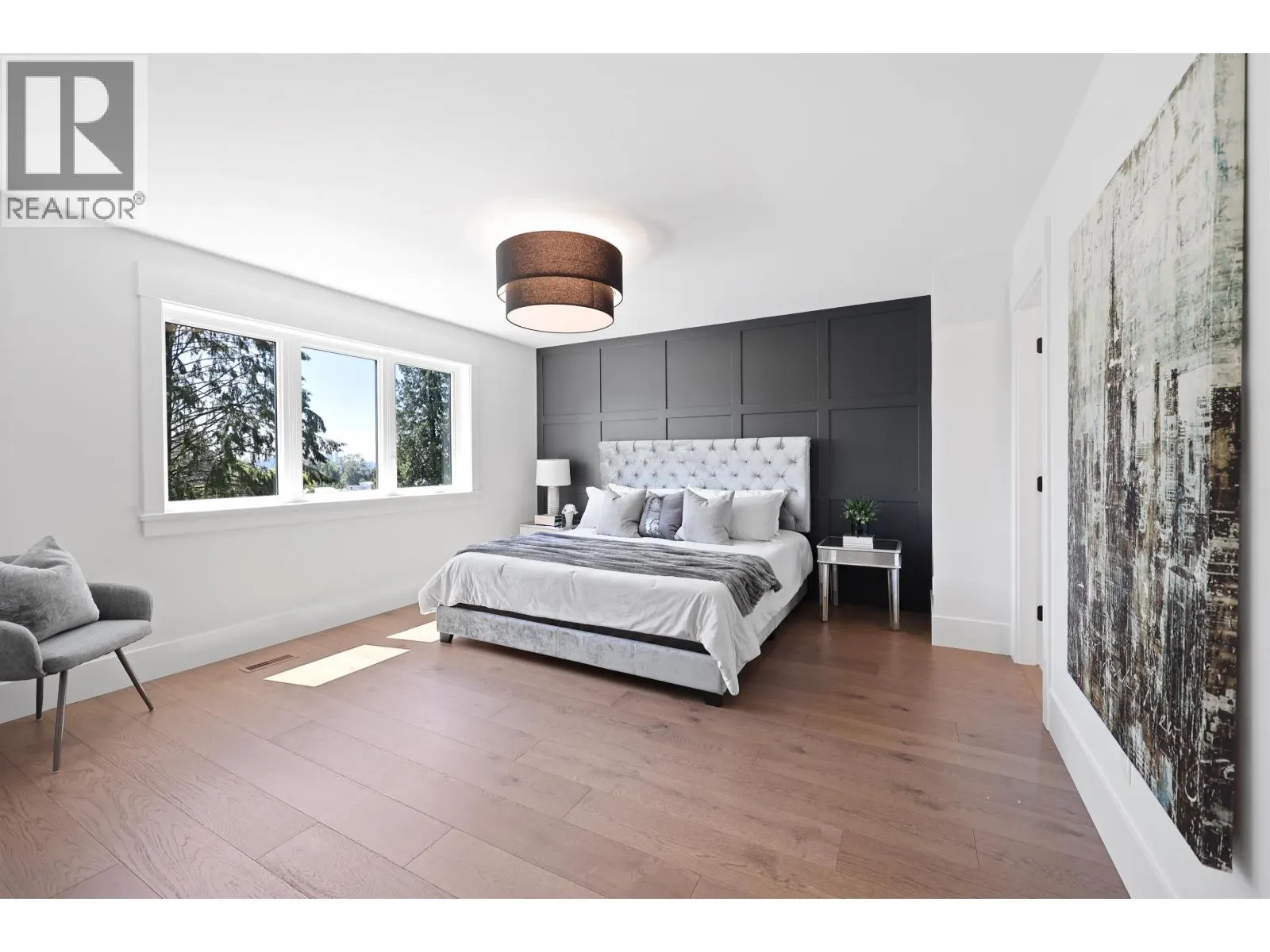 338 W 24TH STREET