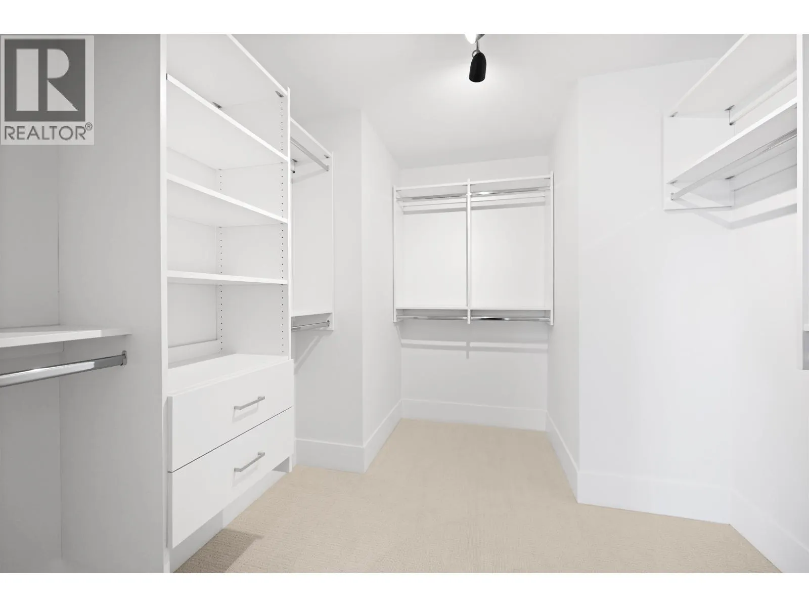 338 W 24TH STREET