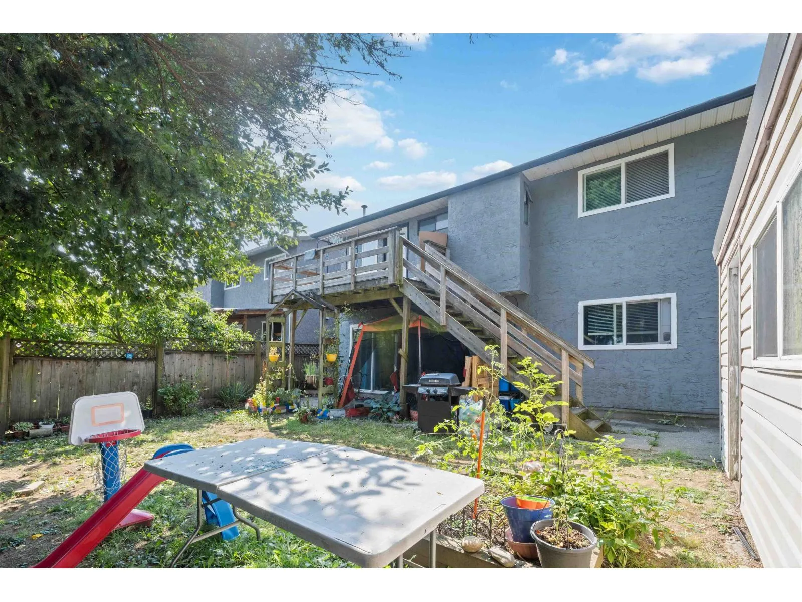 2418 WAYBURNE CRESCENT
