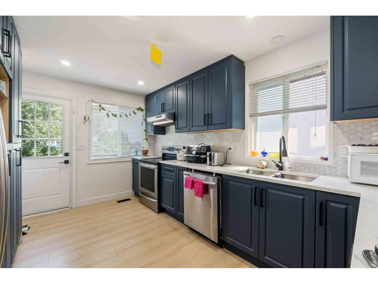 2418 WAYBURNE CRESCENT