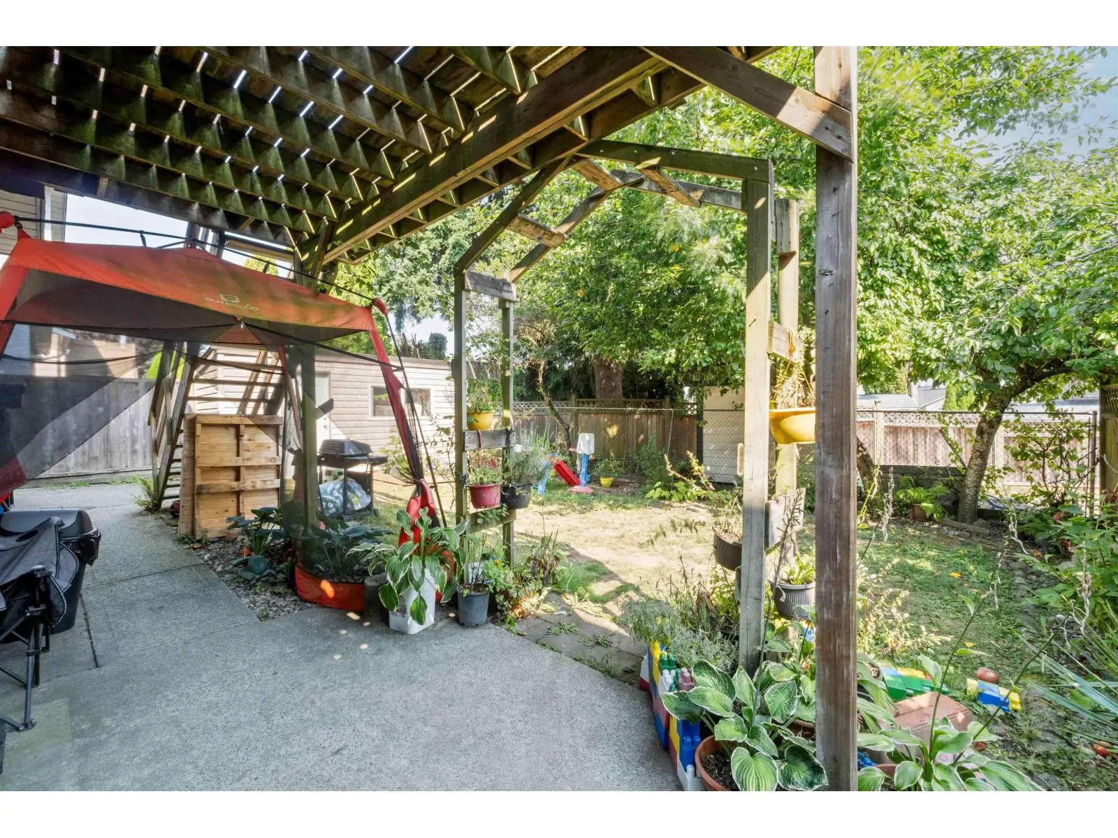 2418 WAYBURNE CRESCENT