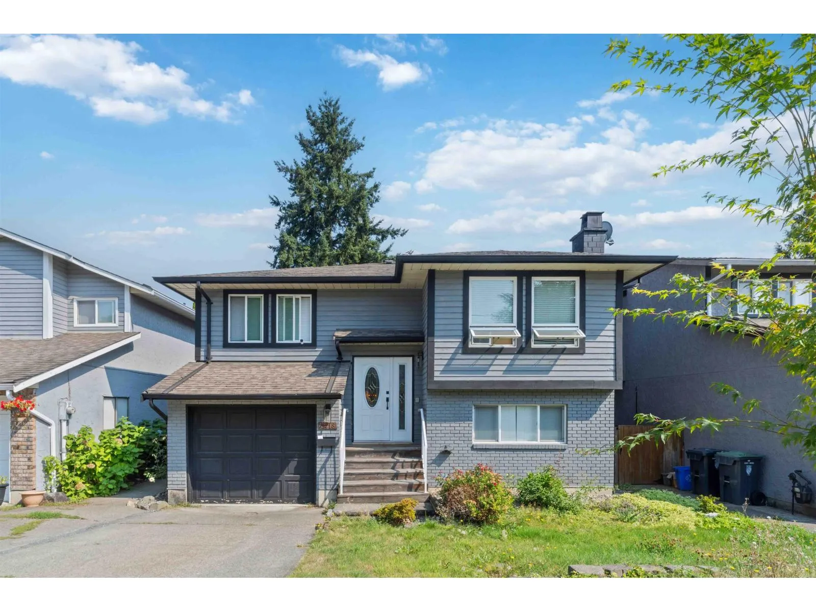 2418 WAYBURNE CRESCENT