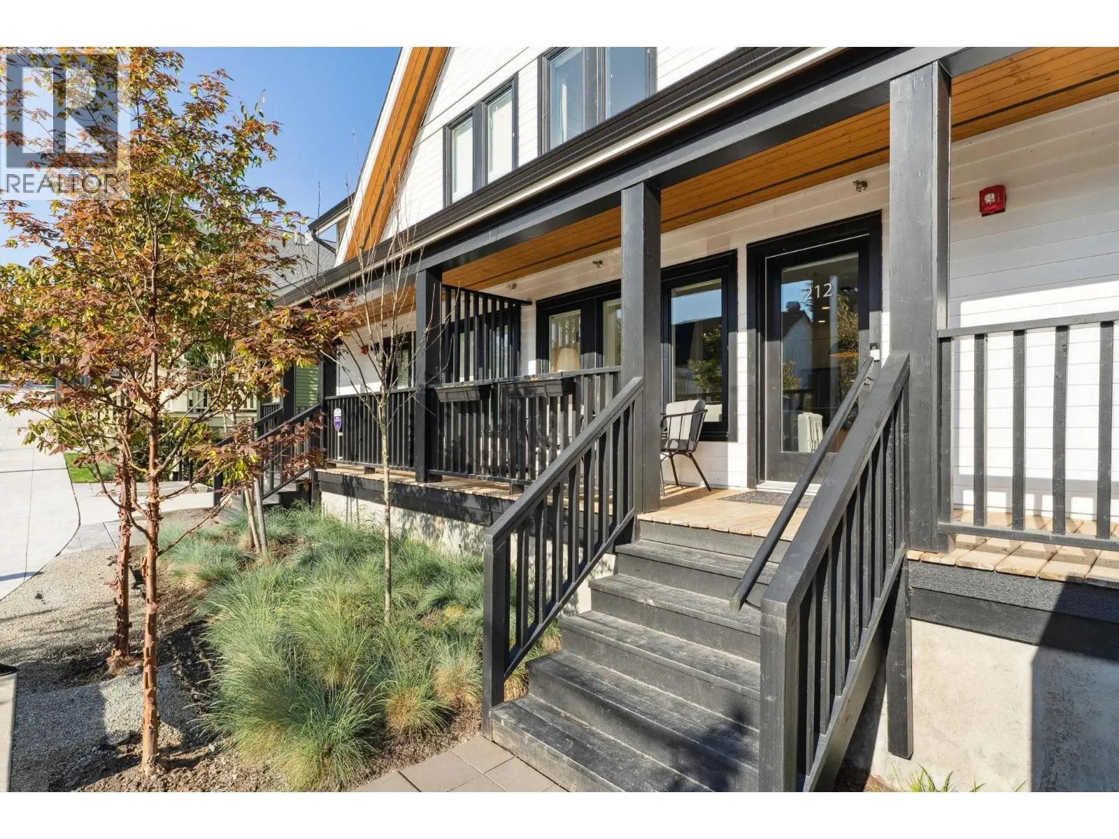 212 1306 LAVAL SQUARE