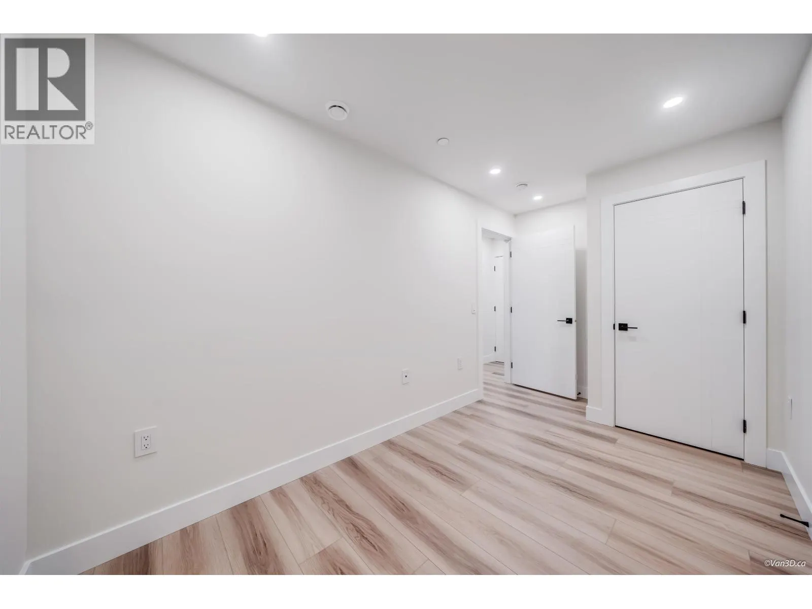 4320 NANAIMO STREET