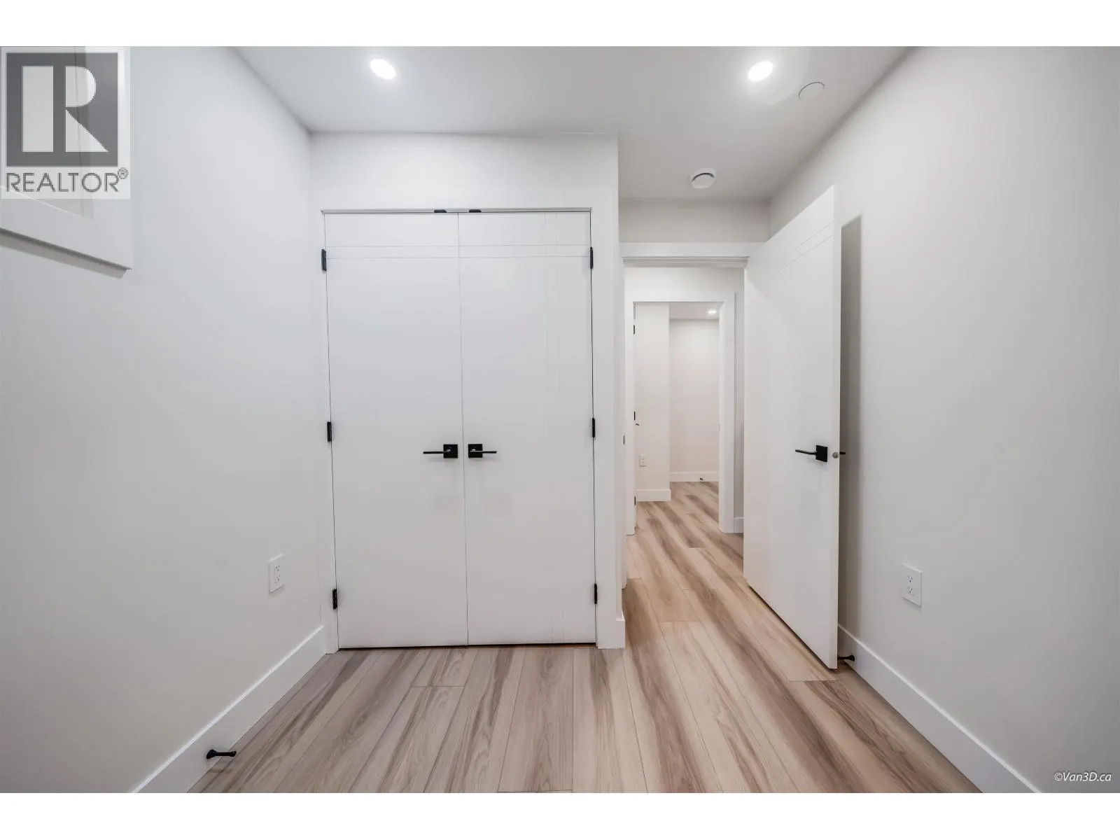4320 NANAIMO STREET