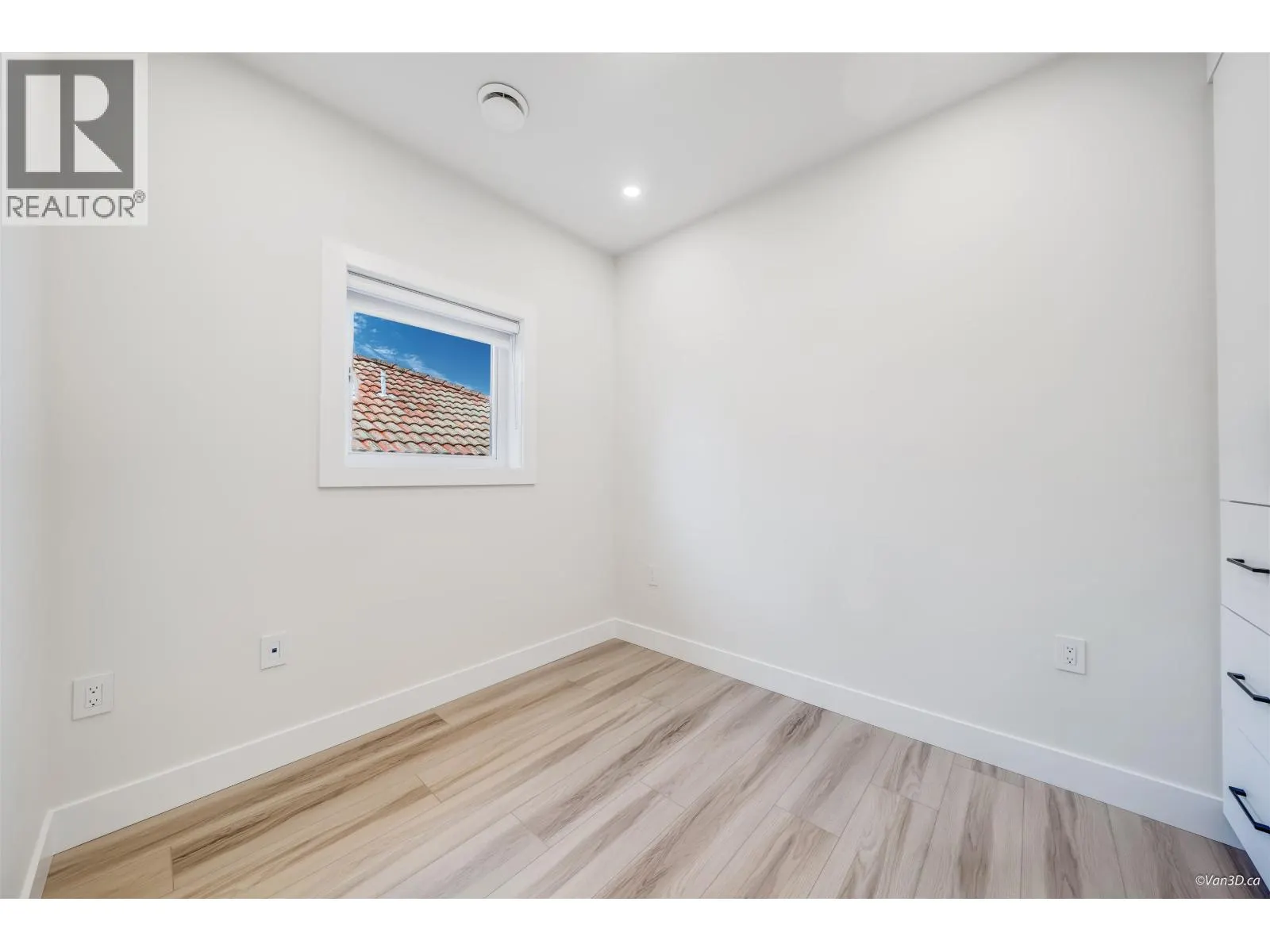 4320 NANAIMO STREET