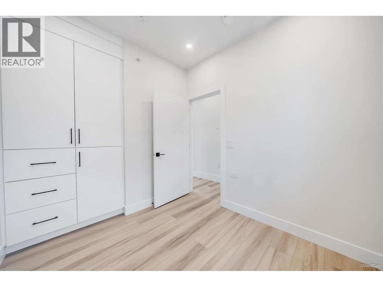 4320 NANAIMO STREET