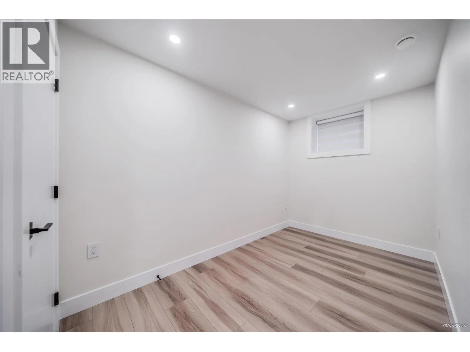 4320 NANAIMO STREET