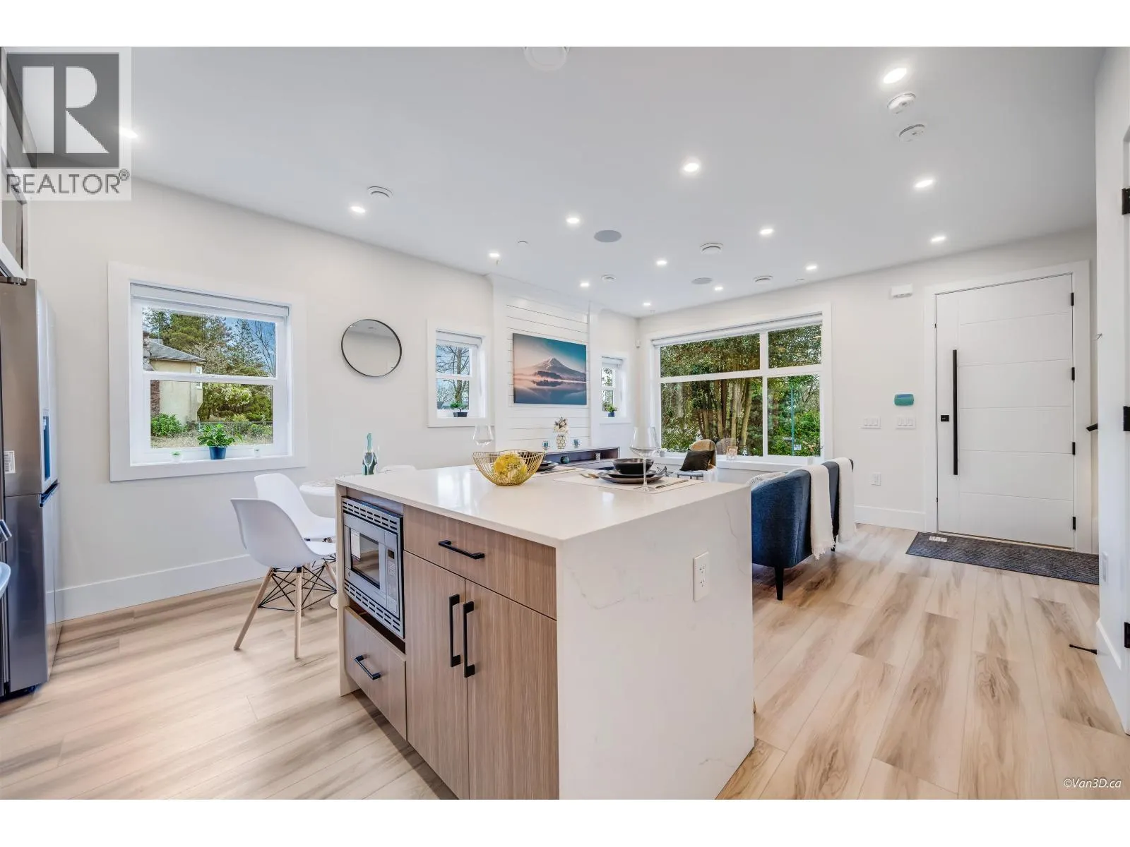 4320 NANAIMO STREET