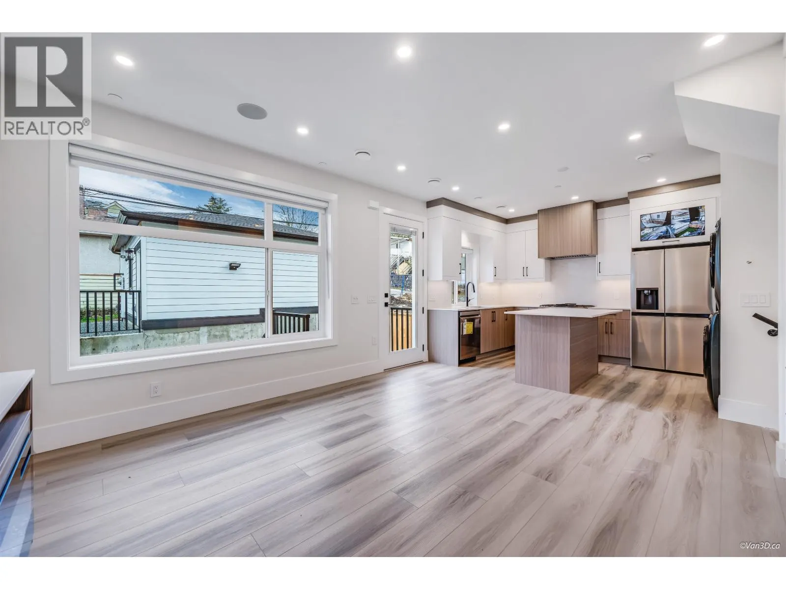 4318 NANAIMO STREET
