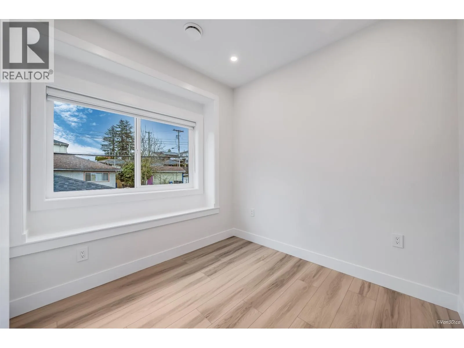 4318 NANAIMO STREET
