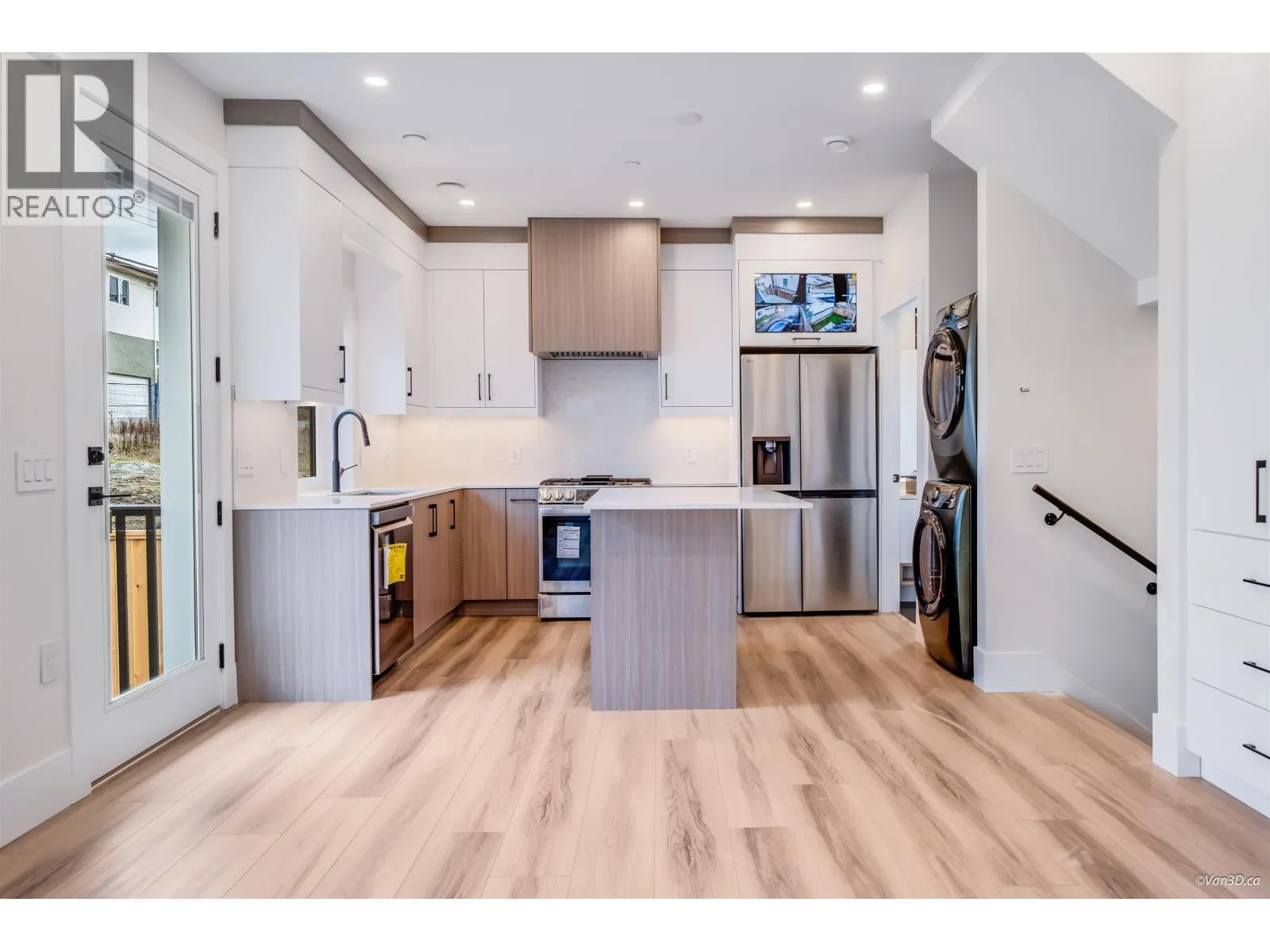 4318 NANAIMO STREET