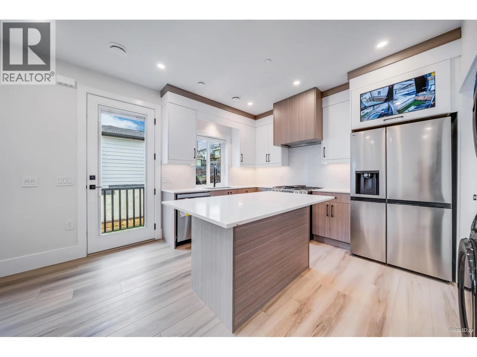 4318 NANAIMO STREET
