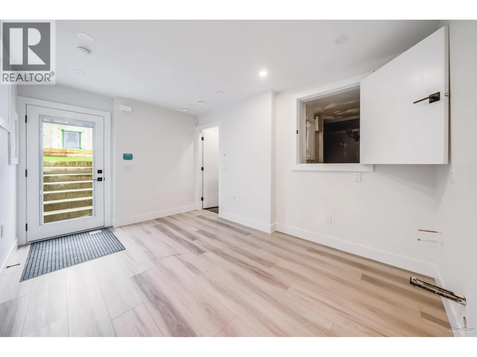 4318 NANAIMO STREET