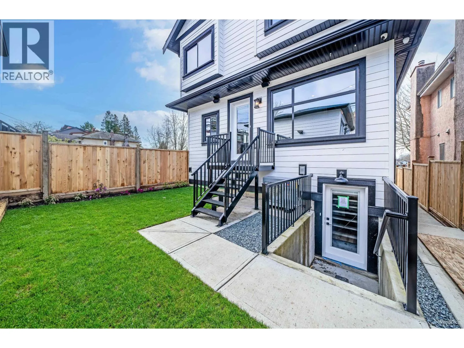 4318 NANAIMO STREET