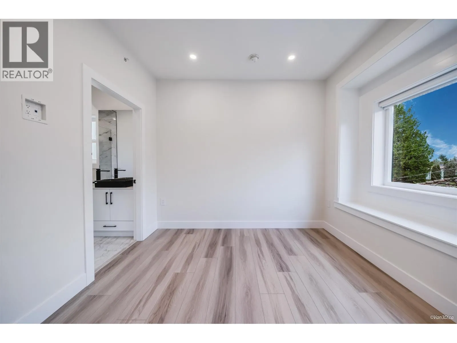 4318 NANAIMO STREET