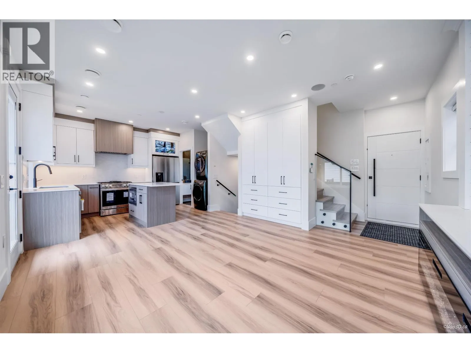 4318 NANAIMO STREET