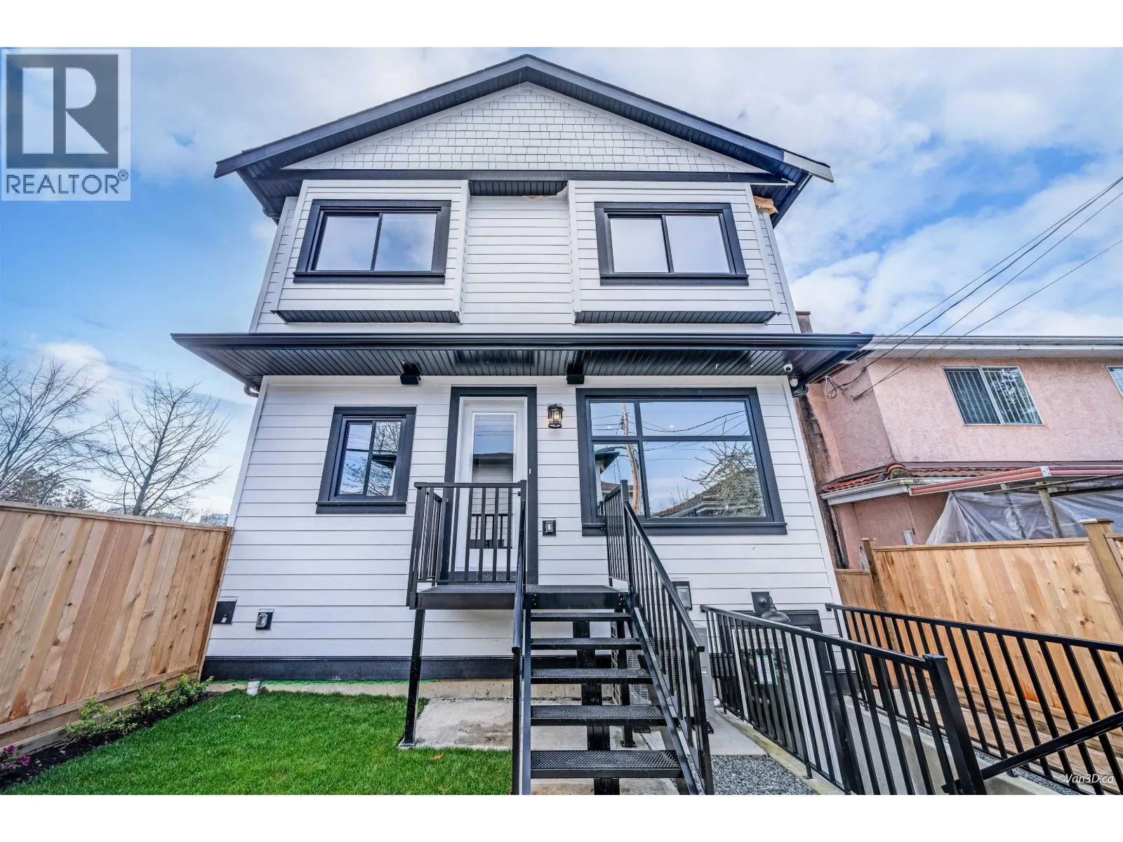 4318 NANAIMO STREET