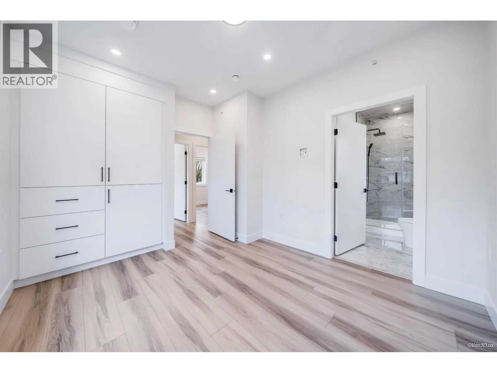 4318 NANAIMO STREET