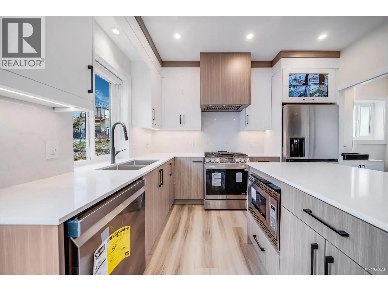 4318 NANAIMO STREET