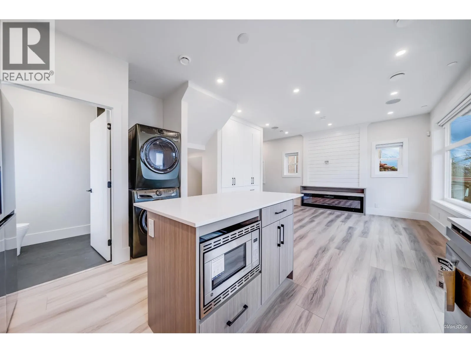 4318 NANAIMO STREET