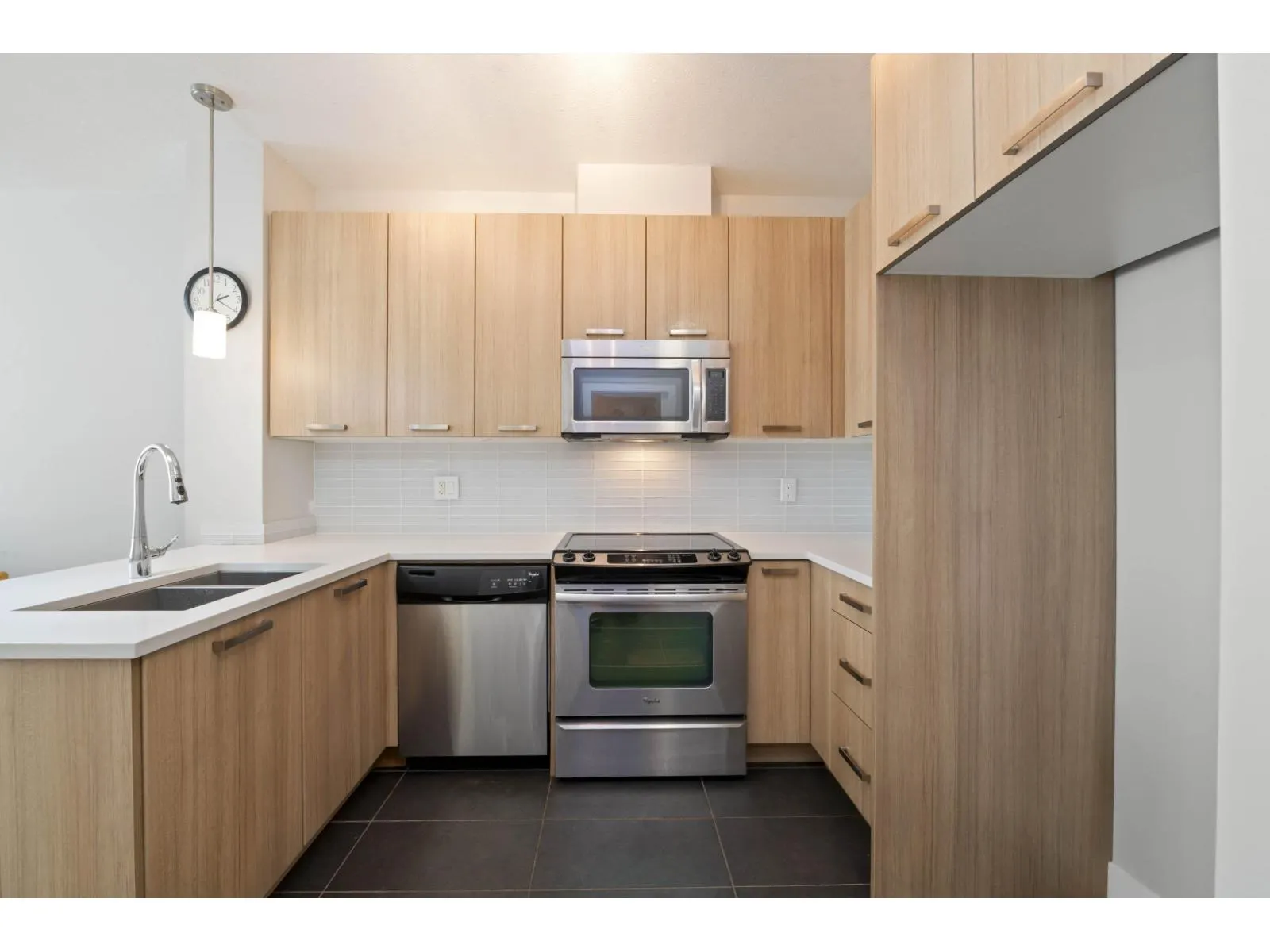 309 15388 105 AVENUE