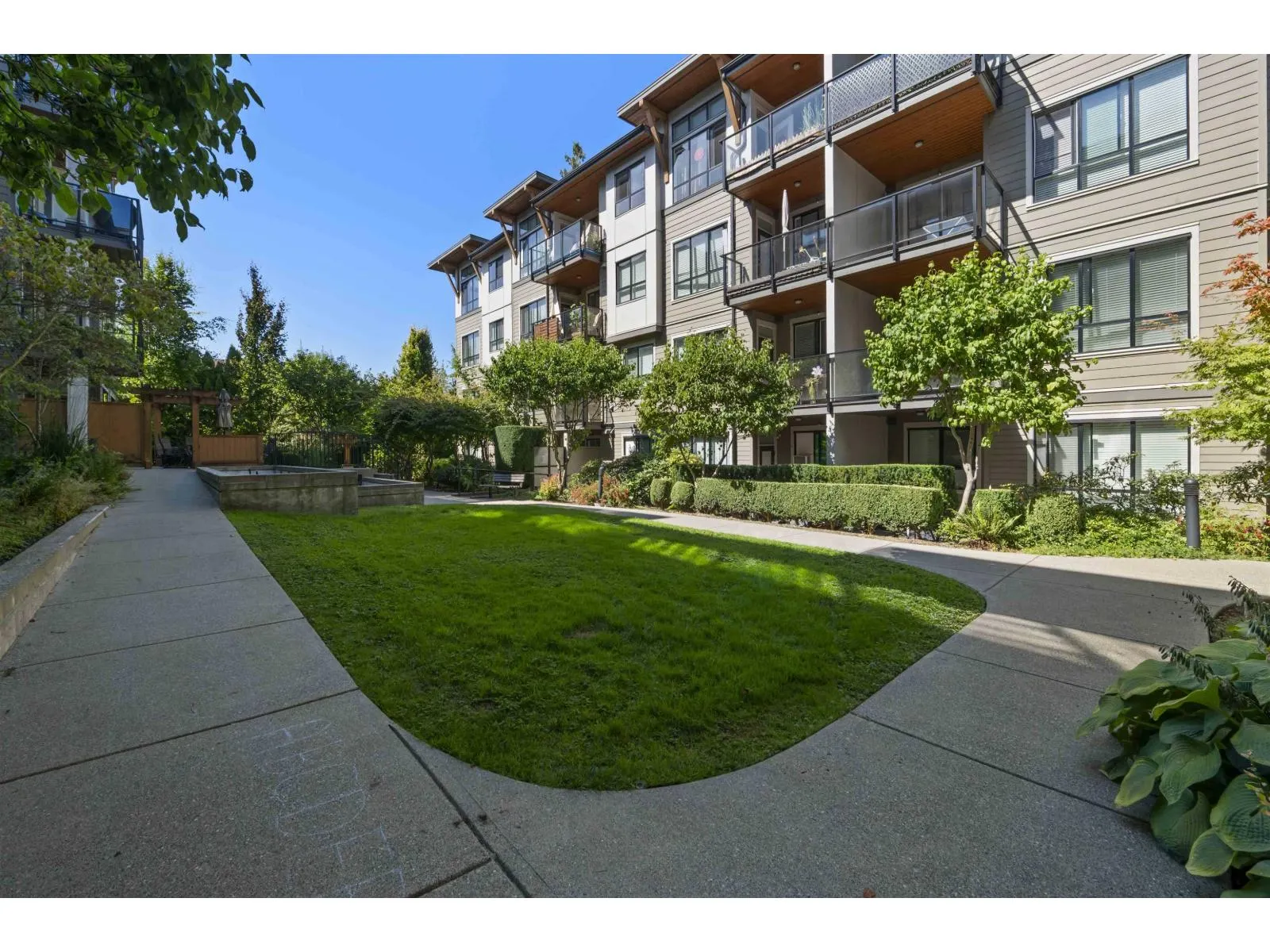 309 15388 105 AVENUE