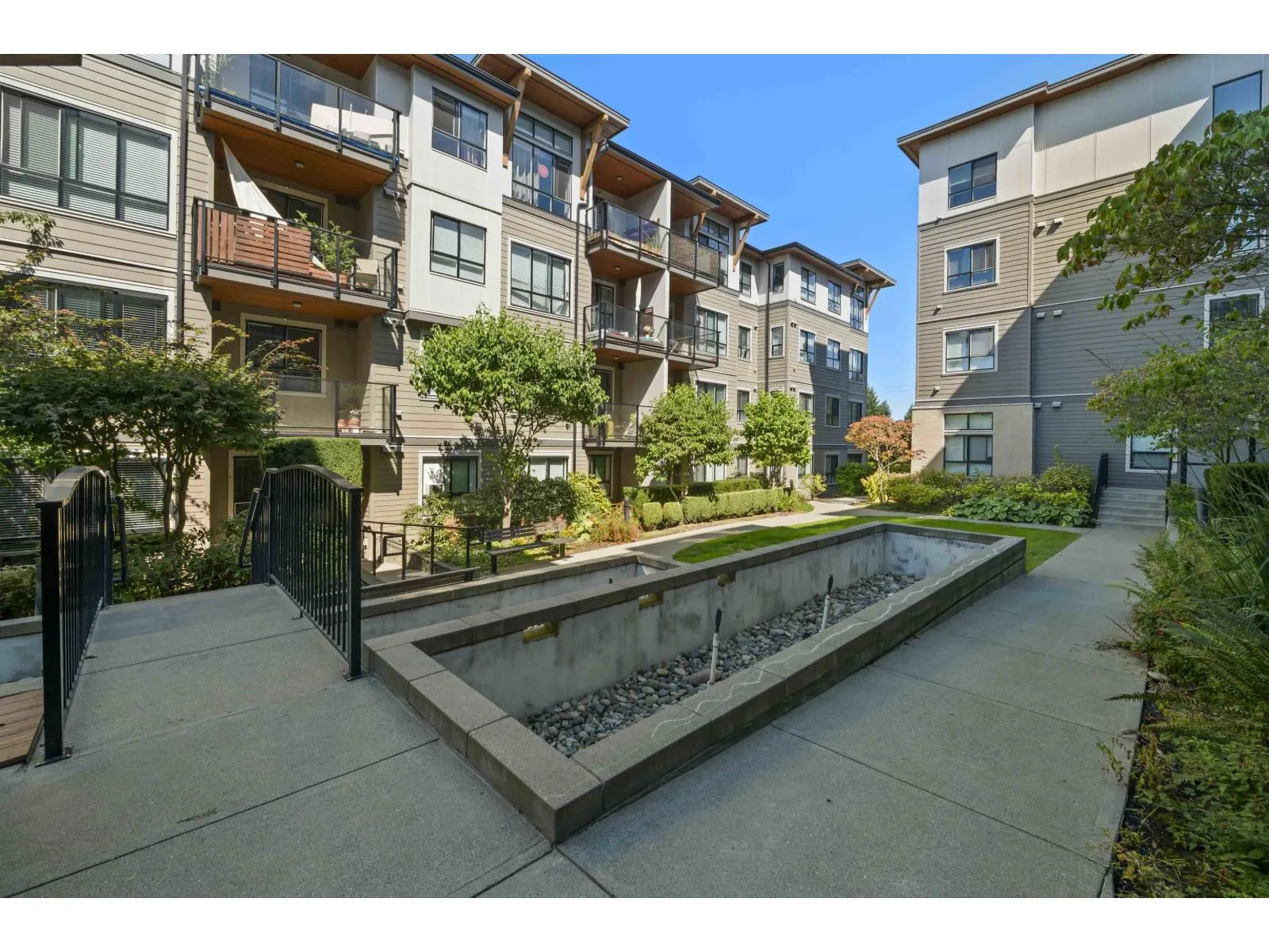 309 15388 105 AVENUE